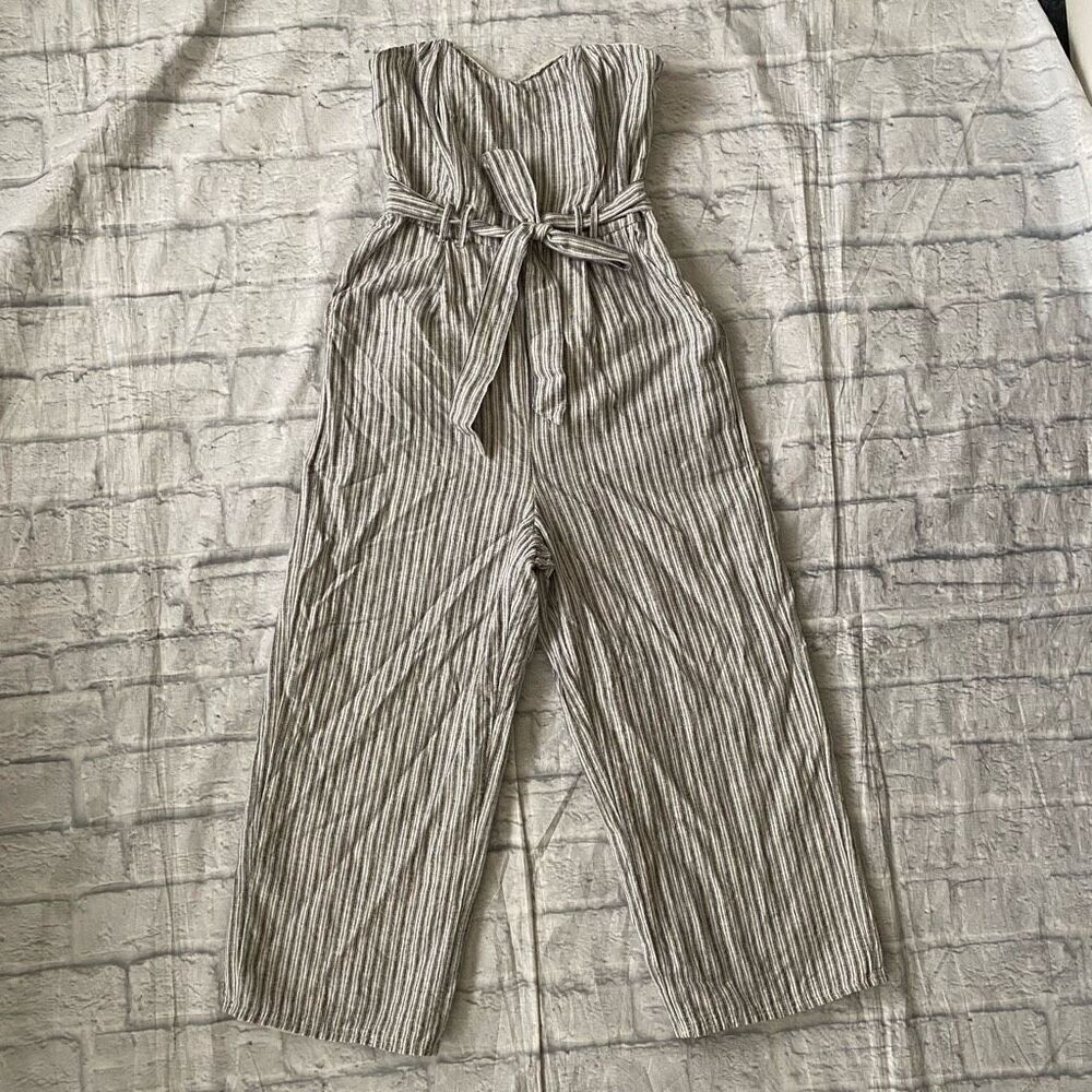 American Eagle women S sleeveless crop stripe jumpsuit white & black